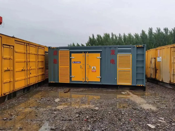 陵川柴油发电机如何判断干式空气滤清器是否需要更换？